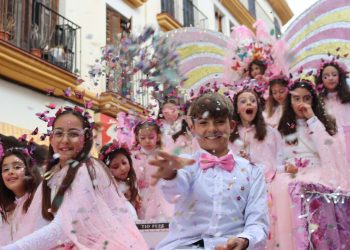 Ronda celebra su segundo fin de semana de Carnaval con miles de personas en sus calles