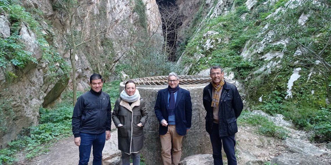 La Junta y la Diputación apoyan la iniciativa turística del parque suspendido en el pantano de los Caballeros de Montejaque