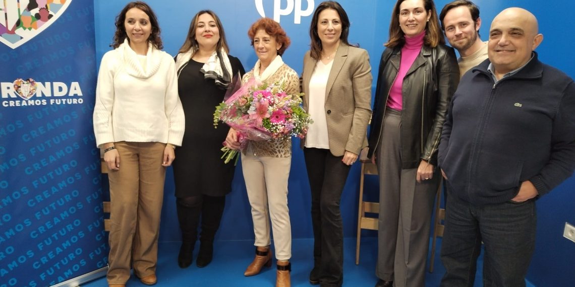 El PP de Ronda reconoce a la doctora Ana Martín Gil del Corral con motivo del 8M