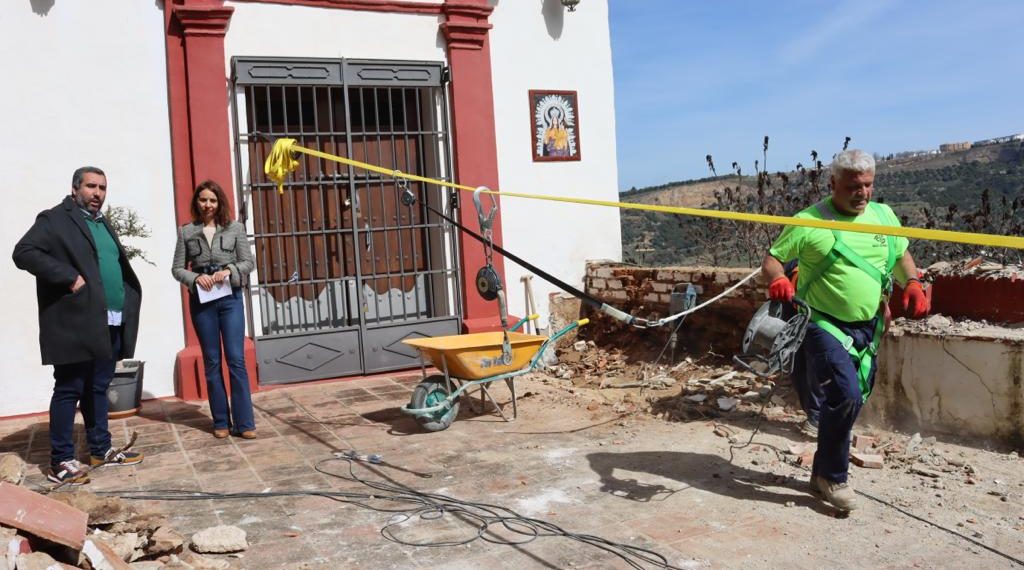 El Ayuntamiento remodela la ermita de la Virgen de la Cabeza tras los daños causados por las lluvias del pasado año