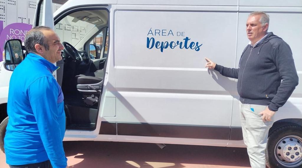 El Ayuntamiento de Ronda dota a Deportes con un nuevo vehículo de carga