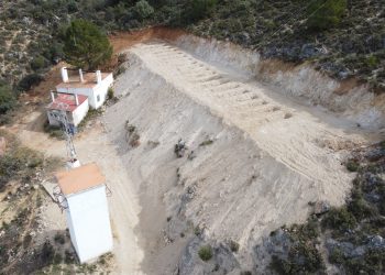 Algatocín instala placas solares en su captación de agua potable
