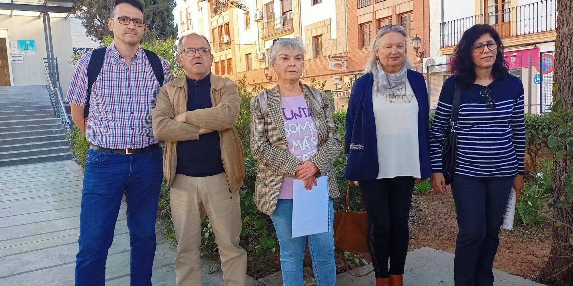 IU y Más País animan a los ciudadanos a sumarse a las manifestaciones por la sanidad pública el 25M