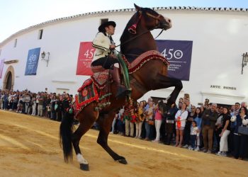 Diferentes diseñadores muestran sus propuestas en una nueva edición de la pasarela previa a ‘Ronda Romántica 2023’