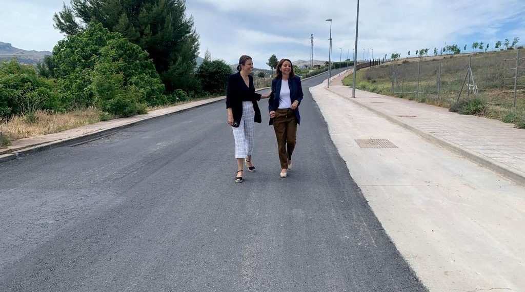 Abre al tráfico la avenida Juan Pablo II de la Cruz de San Jorge