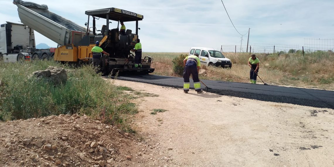 El Ayuntamiento advierte de inconvenientes en el tráfico rodado por el asfaltado del camino Ronda- Yunquera