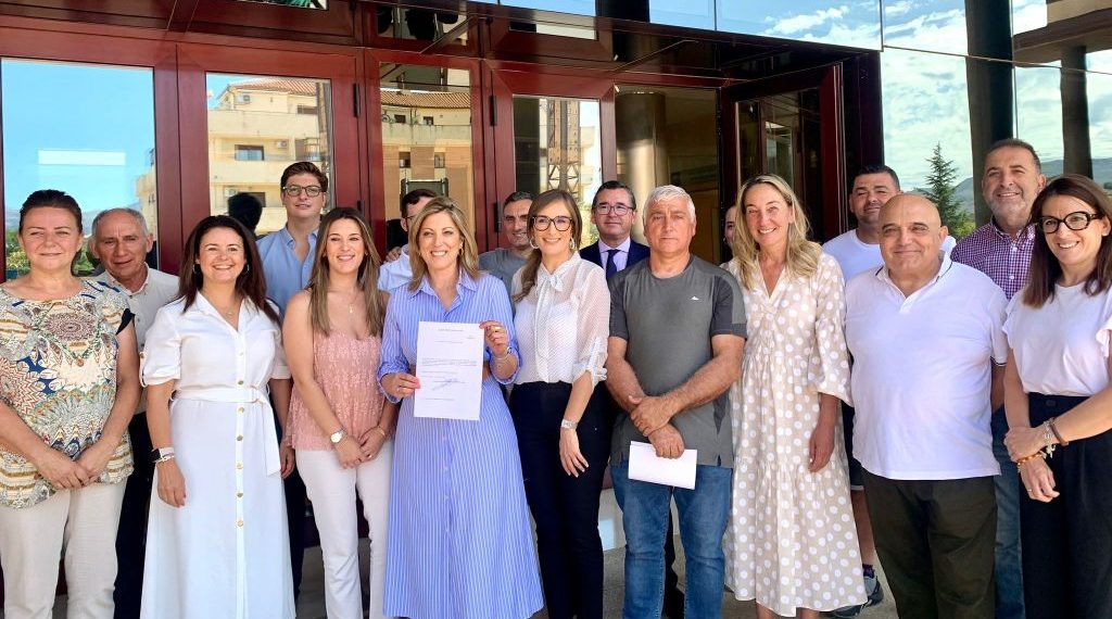 Mª Carmen Martínez se convierte en la primera diputada del PP por la Serranía de Ronda