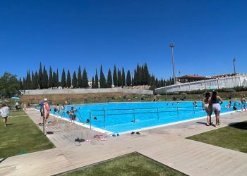 Más de 3.770 personas se han refugiado de la ola de calor en la piscina municipal ‘Manolo López’