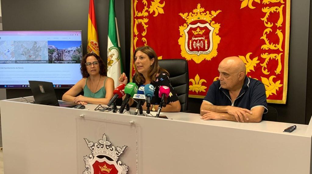 El Ayuntamiento estrena un geoportal web que permita acceder a información sobre el urbanismo de Ronda en tiempo real