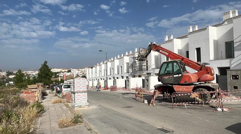 El Ayuntamiento amplía la iluminación pública en la barriada de la Cruz de San Jorge