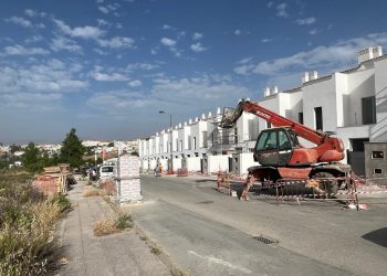 El Ayuntamiento amplía la iluminación pública en la barriada de la Cruz de San Jorge