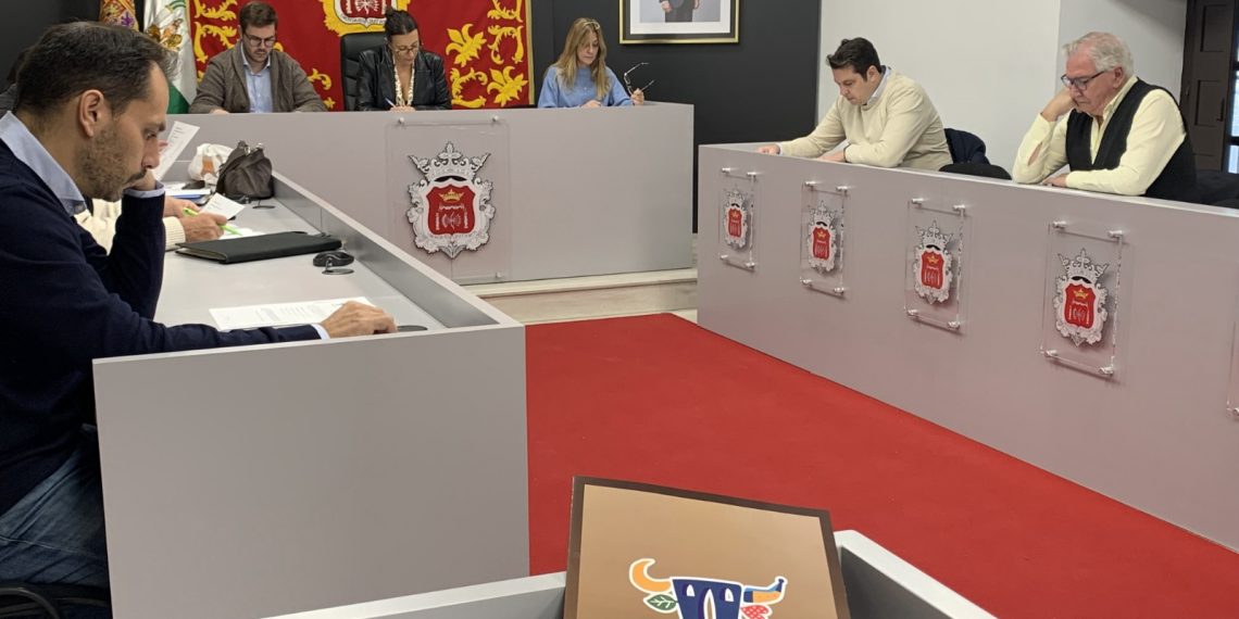 El Ayuntamiento presenta la nueva constitución de los consejos de administración de Soliarsa y de Turismo de Ronda