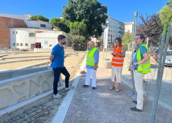 Las obras de desarrollo urbanístico de la antigua piscina municipal se encuentran al 50%