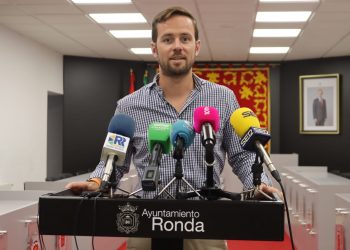 El Ayuntamiento impulsará el uso del transporte público al recinto ferial aumentando el servicio del tradicional ‘trenecito’  