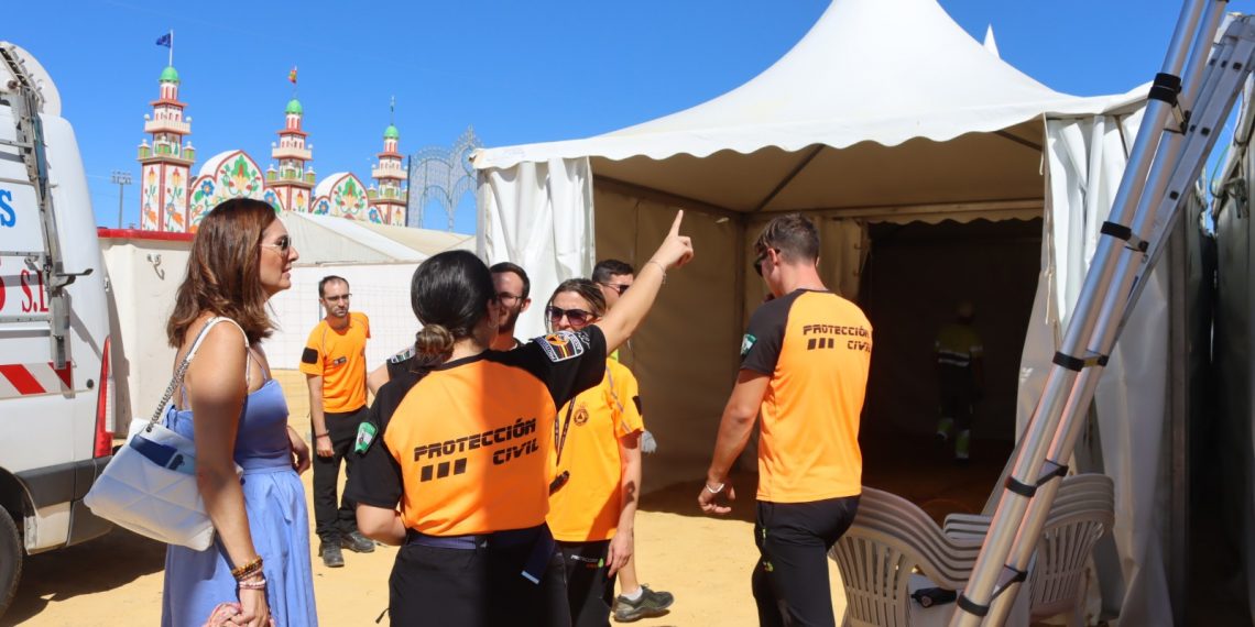 Protección Civil presenta su dispositivo de cara a la feria con presencia en el Real y en la zona centro durante toda la semana