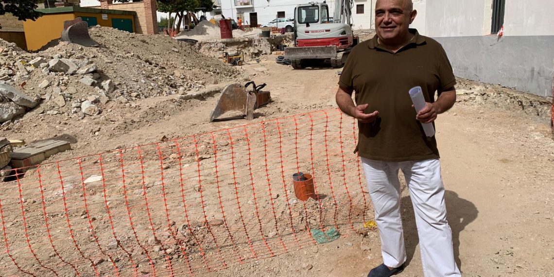 Avanzan a buen ritmo los trabajos para la remodelación integral de la plaza de El Llanete