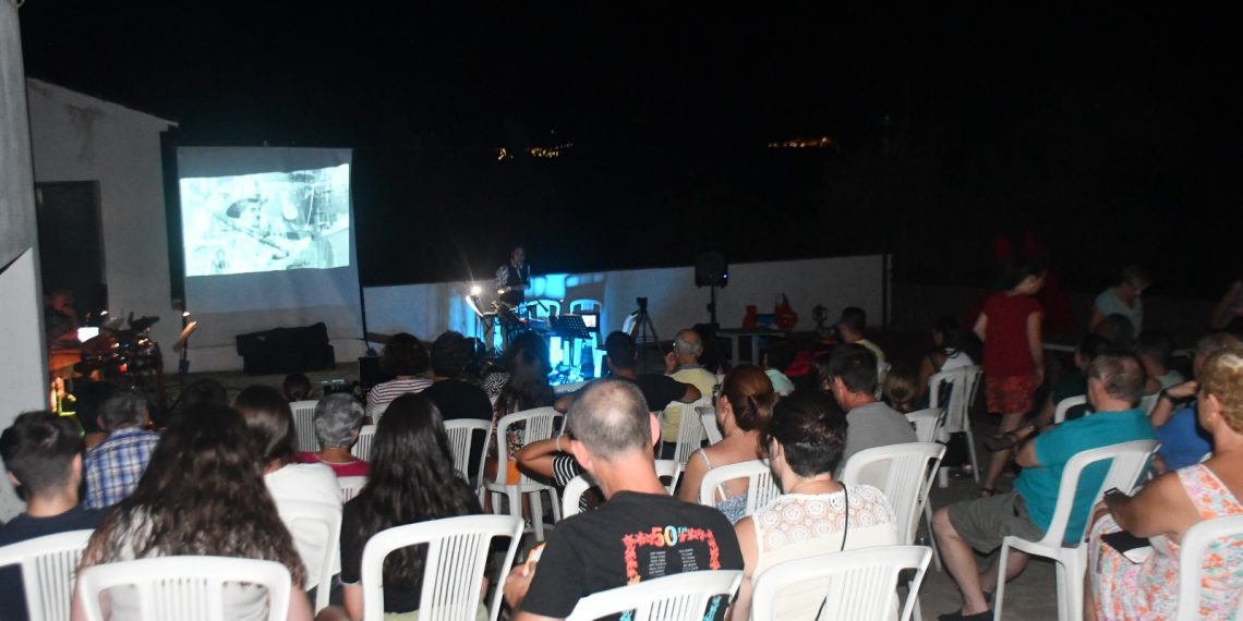 Faraján disfrutó de cine mudo y música en directo con ‘Cinetones’