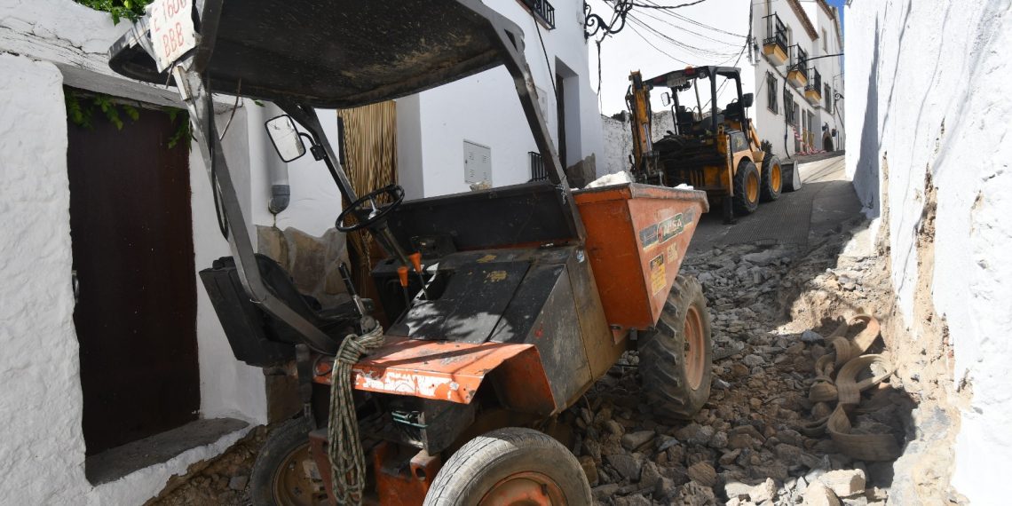 Algatocín inicia la remodelación de calle Molinos