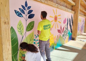 El Ayuntamiento restaura los murales de la plaza ‘Miguel Ángel Blanco’ después de un acto vandálico donde fueron cubiertos con grafitis