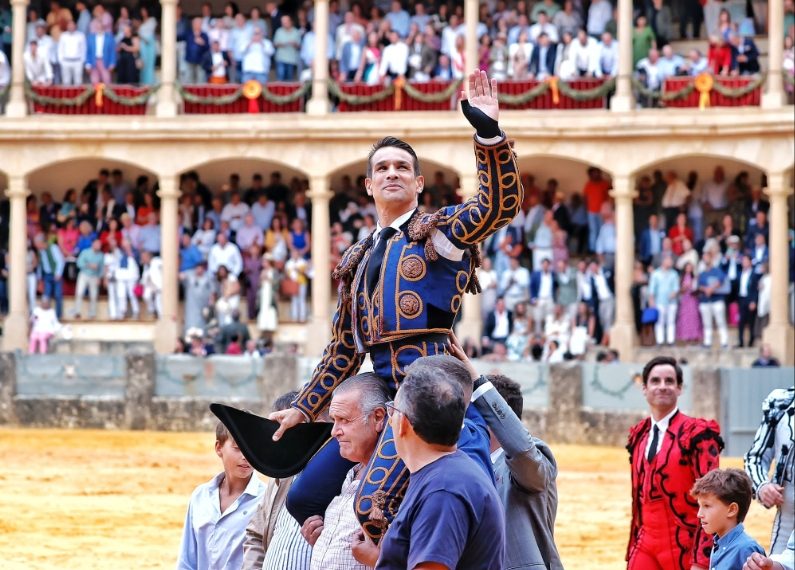 Manzanares triunfa en la Goyesca  