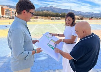 El Ayuntamiento promueve el desarrollo de tres parcelas comerciales en el entorno de la antigua piscina a través de una subasta pública