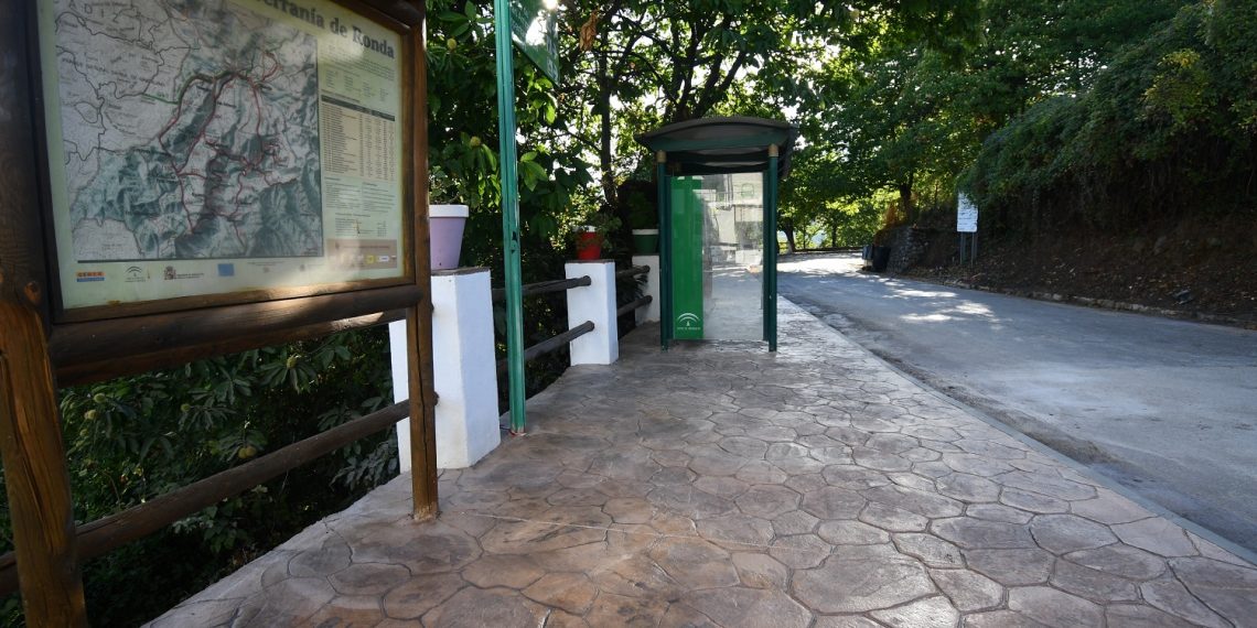 Pujerra acondiciona el vial de entrada al municipio