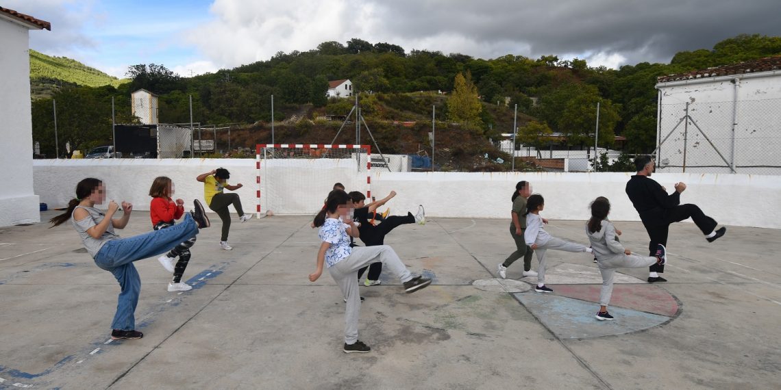Faraján ofrece clases gratuitas de KENPO