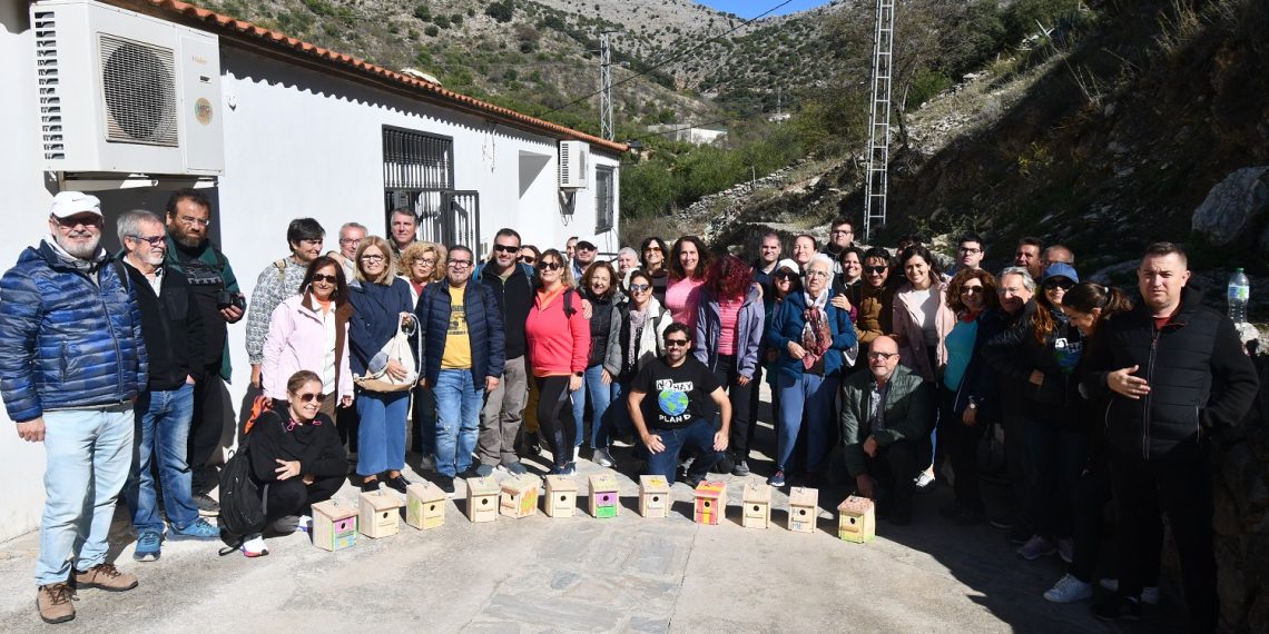 Alpandeire acogió un taller de fabricación de cajas nido