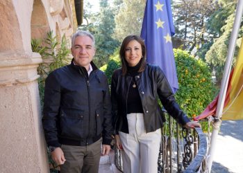 Bendodo afirma en su visita a Ronda que 2023 ha sido “un mal año para España”