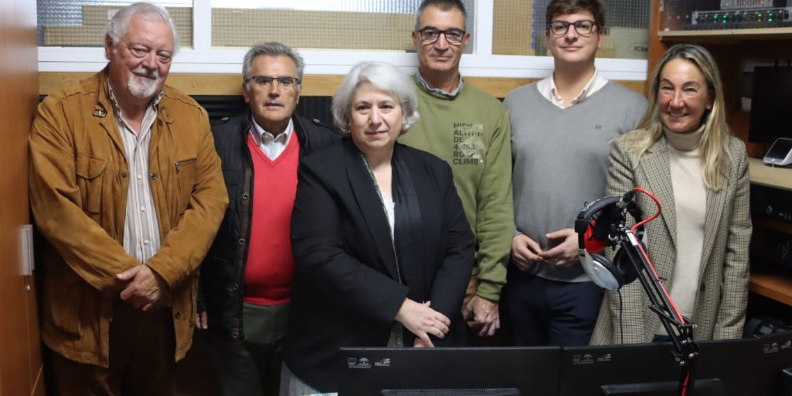 El I.E.S. ‘Pérez de Guzmán’ inaugura las nuevas instalaciones de su emisora de radio ‘Onda 4’