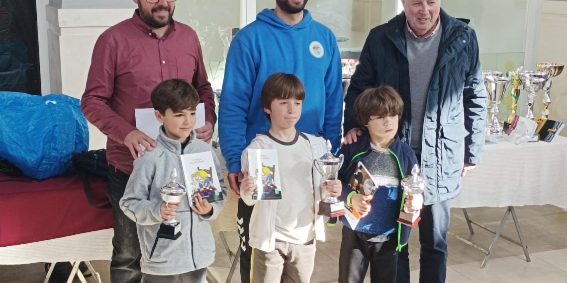 El triunfo de Álvaro Coca en La Roda y el Torneo de Navidad del Club Chaturanga cierran la temporada del ajedrez para los jugadores serranos