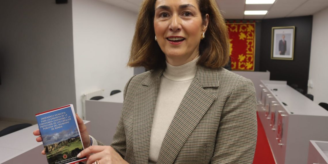 El Ayuntamiento pone en marcha una campaña que busca aumentar el cumplimiento de las ordenanzas municipales que tienen que ver con la limpieza y conservación de la ciudad