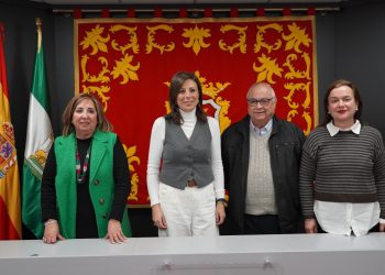 El Ayuntamiento reconoce, con motivo del 28-F, a Margarita Pavía, AROAL y a la peña Flamenca Tobalo Fernanda y Bernarda