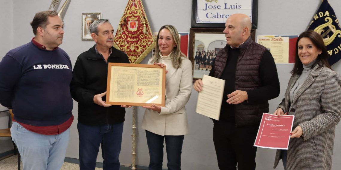 El Ayuntamiento recibe las partituras de dos pasodobles dedicados a Ronda escritos a comienzos del siglo XX