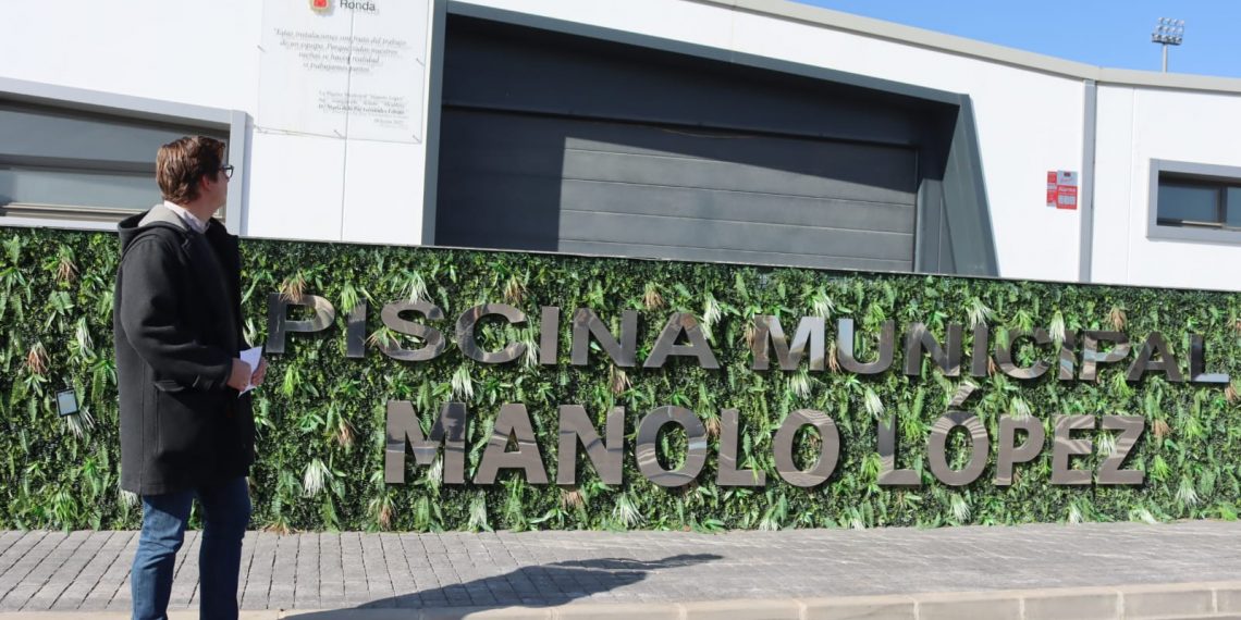 El Ayuntamiento saca a concurso el servicio de bar de la piscina ‘Manolo López’, que en las próximas temporadas contará con cocina