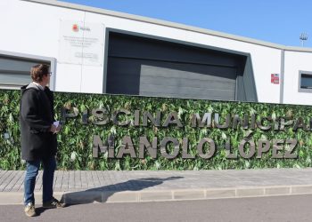 El Ayuntamiento saca a concurso el servicio de bar de la piscina ‘Manolo López’, que en las próximas temporadas contará con cocina