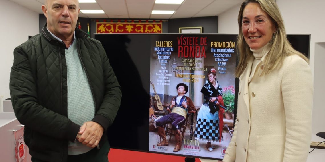 El Ayuntamiento pone en marcha dos talleres para la elaboración de vestimenta de cara a la celebración de Ronda Romántica