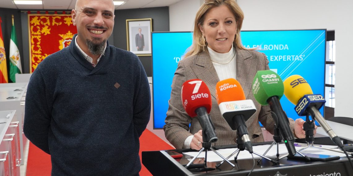 Ronda presenta la I Feria de Artesanía de Ronda que se celebra este viernes y sábado con la participación de casi veinte creadores locales