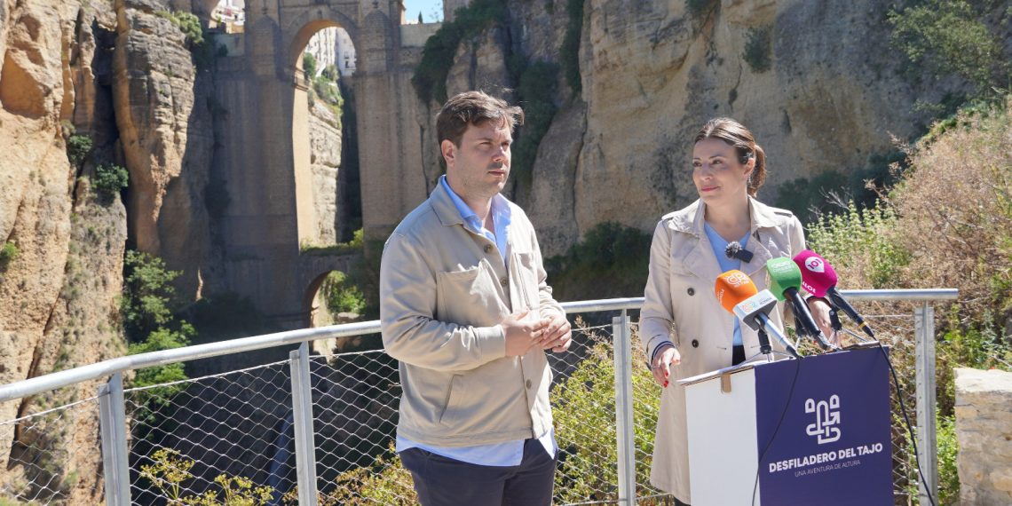 Hasta 18.000 personas conocen el Camino del Desfiladero de Ronda en su primer mes abierto