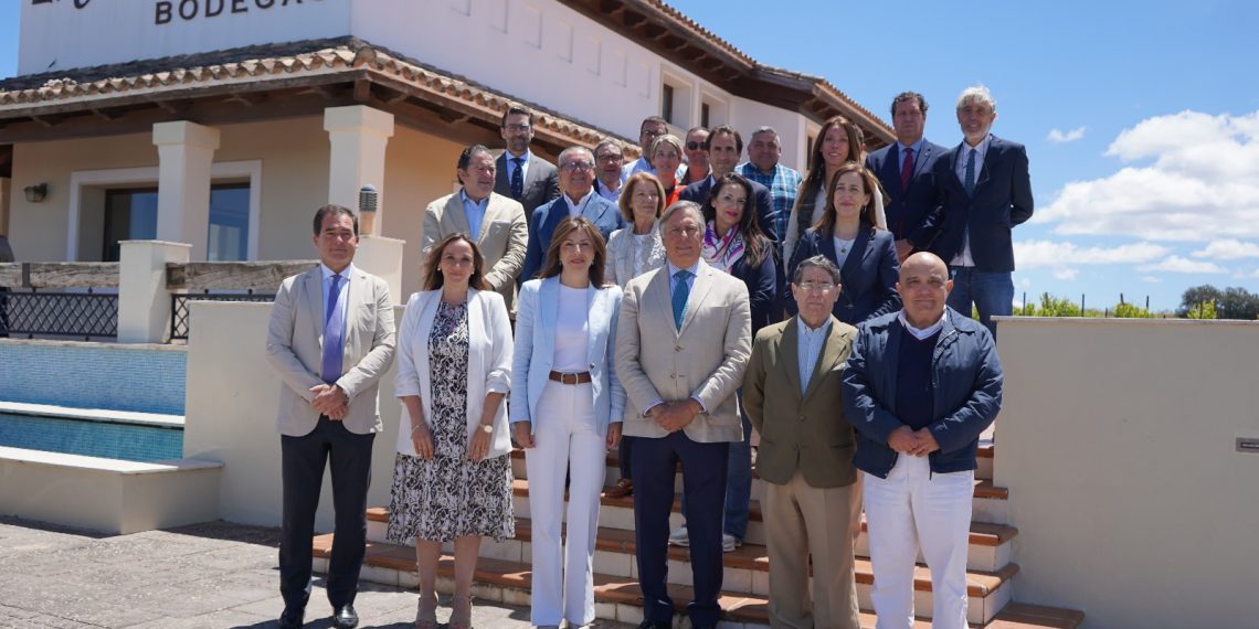 Reunión del Comité Ejecutivo de la Cámara de Comercio de Málaga con la alcaldesa de Ronda y empresarios de la zona
