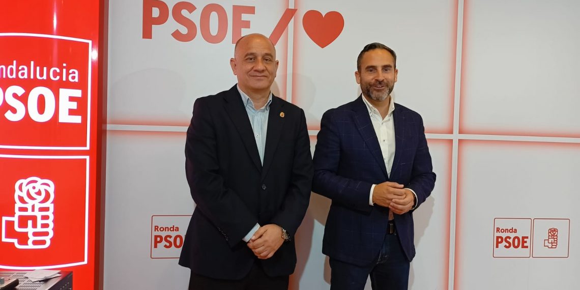 El PSOE insiste en que se cortará el Puente y la alcaldesa lo niega