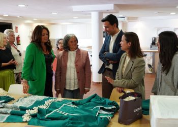 Cartajima desarrolla el taller ‘Mayores en la costura’