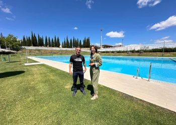El Ayuntamiento avanza en la puesta a punto de la piscina municipal ‘Manolo López’ de cara a su apertura el viernes 14 de junio
