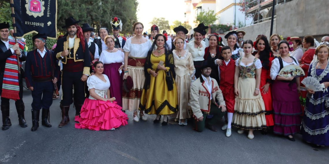 El pasacalle de Ronda Romántica da el pistoletazo de salida a los actos centrales de la fiesta