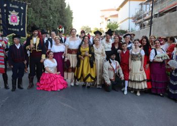 El pasacalle de Ronda Romántica da el pistoletazo de salida a los actos centrales de la fiesta