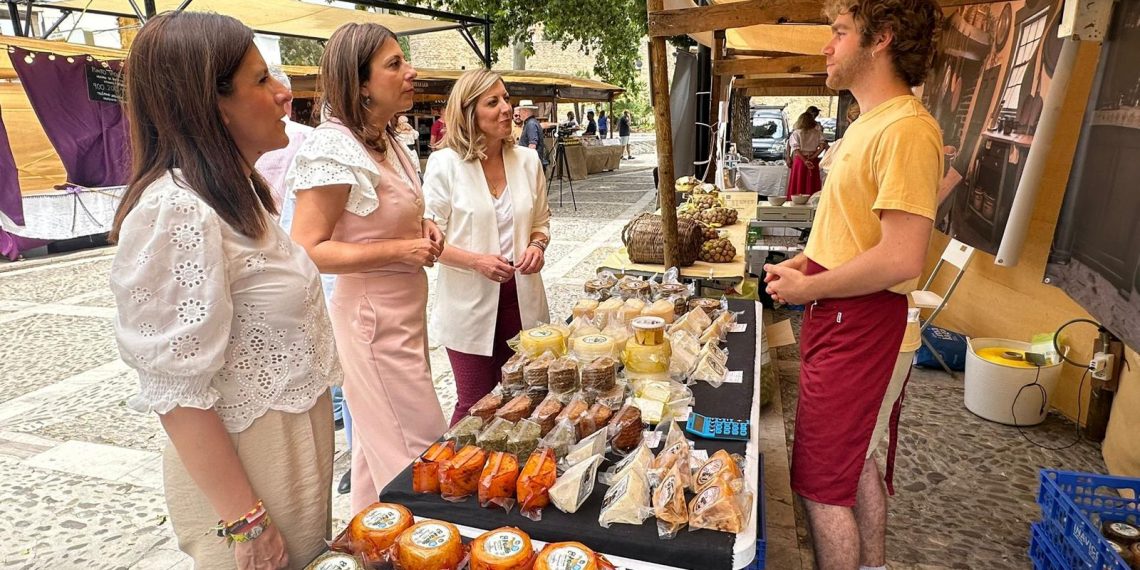Arranca la X Edición de Ronda Romántica con la apertura al público de las estancias que incluyen once productores de Sabor a Málaga