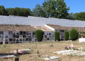 El Ayuntamiento reabre los patios 2 y 4 del cementerio de San Lorenzo tras las obras de mejora en las cubiertas dañadas por el viento