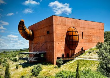 La Almazara diseñada por Starck se inaugurará en octubre