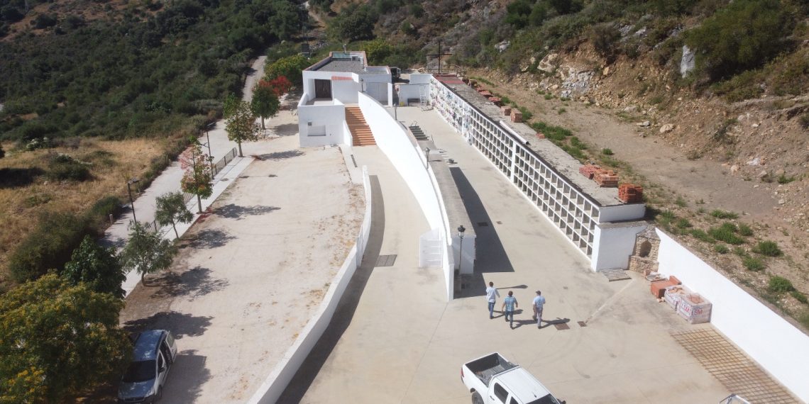 Algatocín ejecuta trabajos de ampliación de su cementerio municipal