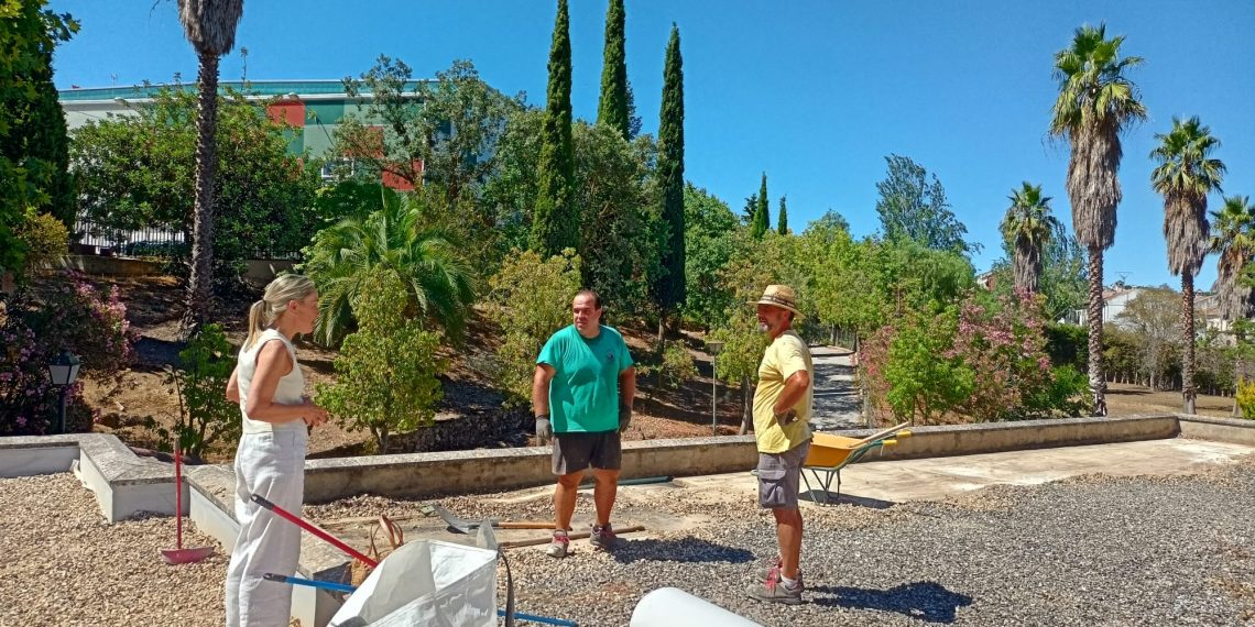 El Ayuntamiento sigue con las mejoras en colegios invirtiendo 12.000 euros en impermeabilizar la cubierta del ‘Virgen de la Cabeza’